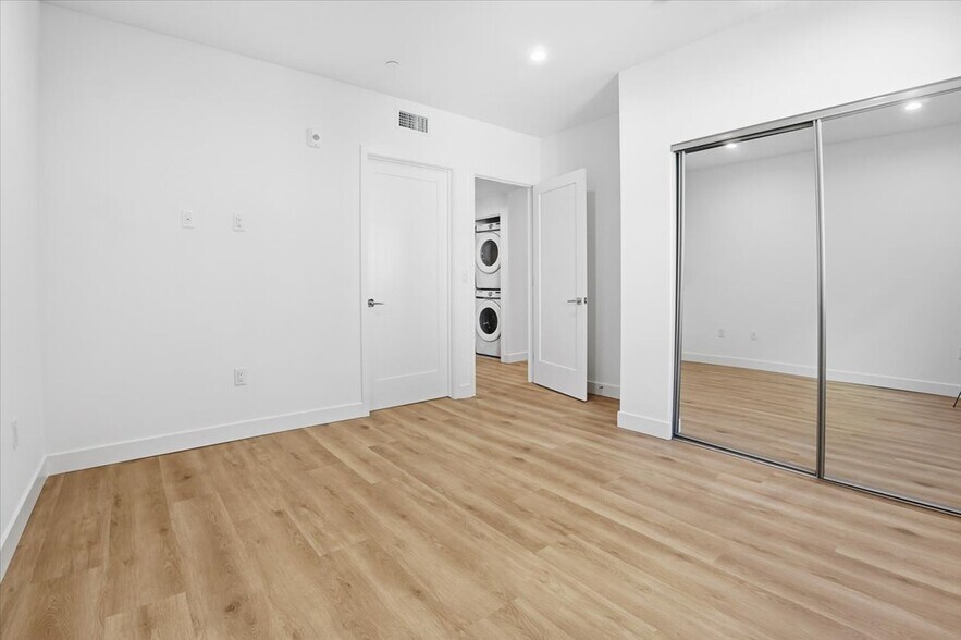 Building Photo - 1820 Prosser Ave