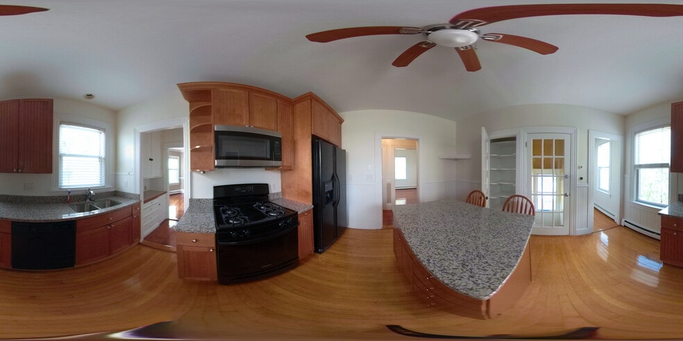 Kitchen - 18 University Ave