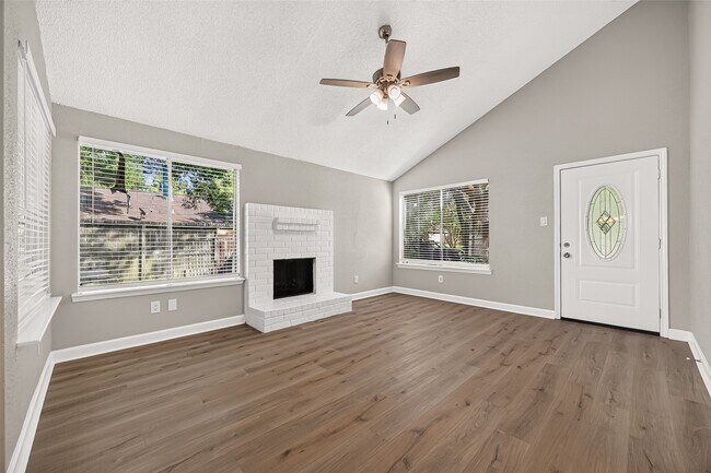 Building Photo - 14306 River Glen Dr