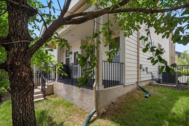 Building Photo - 7106 Silver Star Ln