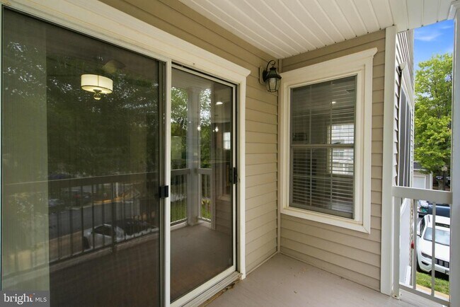 Building Photo - 12825 Fair Briar Ln