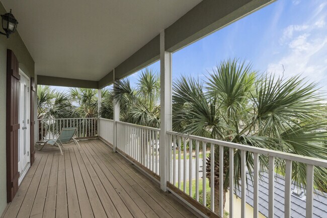 Building Photo - 9 Amber Cove