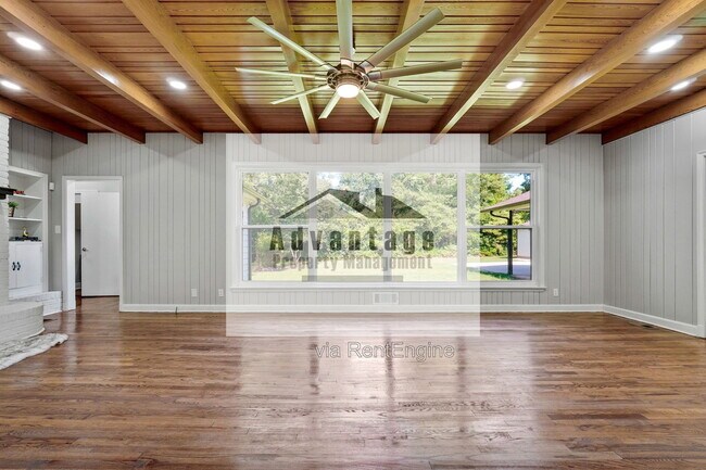 Building Photo - 1099 Pine Valley Rd