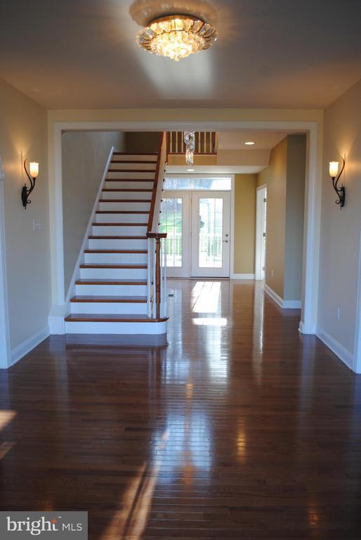 Building Photo - 1550 Knobb Hill Ln
