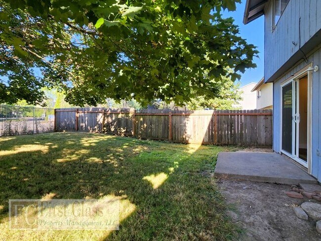 Building Photo - 3022 SE 38th Ct