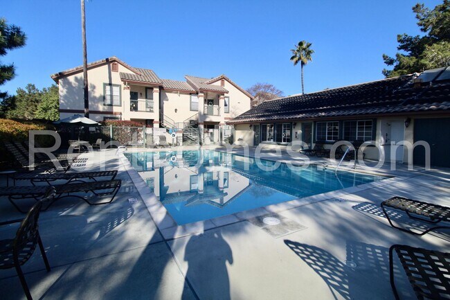 Building Photo - 10921 Sabre Hill Dr