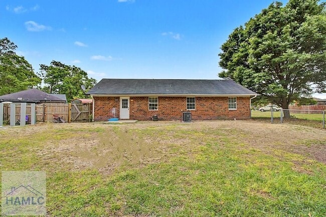 Building Photo - 291 Sabreena Cir