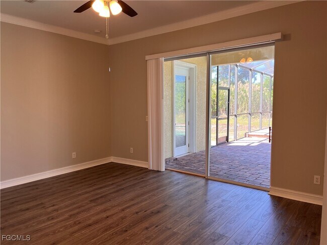 Building Photo - 1521 SW 22nd Pl