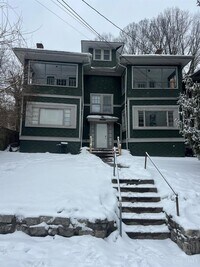 Building Photo - 3671 Vine St