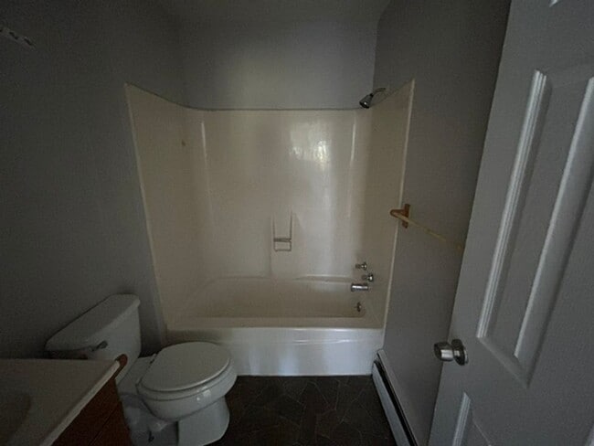 Building Photo - 138 Mendel Ct