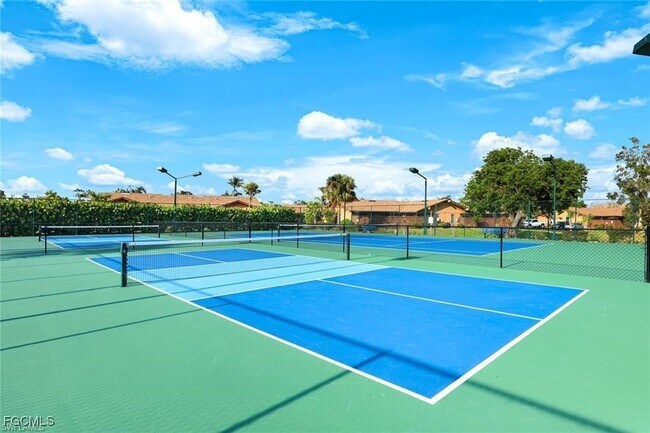 Building Photo - 6322 Royal Woods Dr