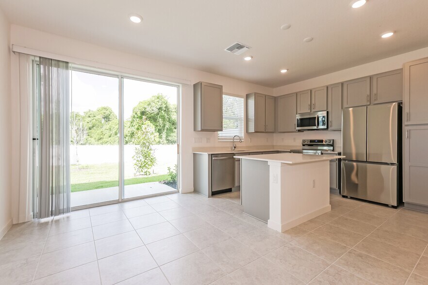 Building Photo - 1439 Tristar Dr