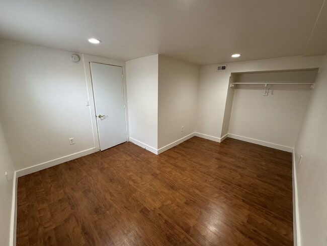 Building Photo - 3 Bedroom Home in Sellwood/Moreland.- Grea...