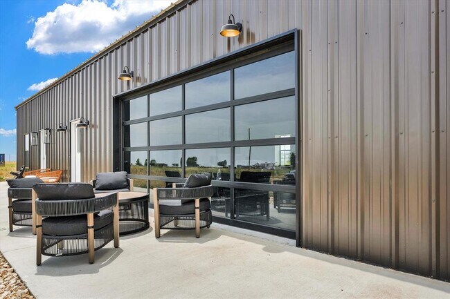 Building Photo - 261 Co Rd 423