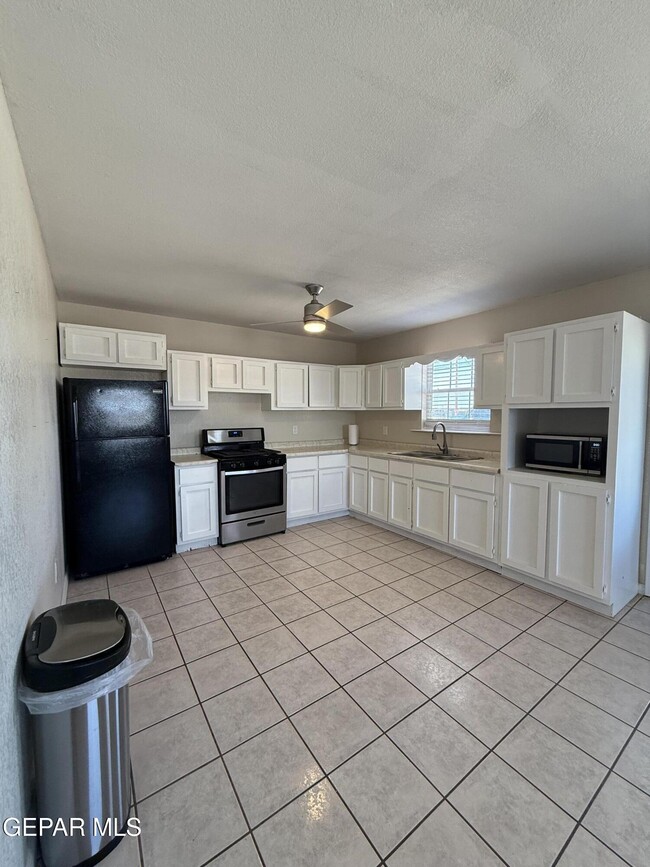 Building Photo - 140 Indian Head Rd