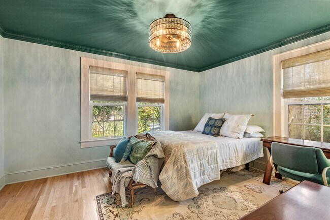 Building Photo - 821 Ingleside Ave