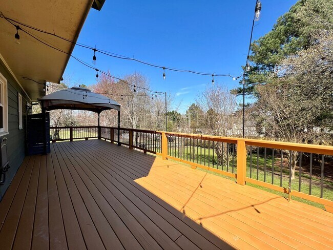 Building Photo - 3707 Rogers Cove