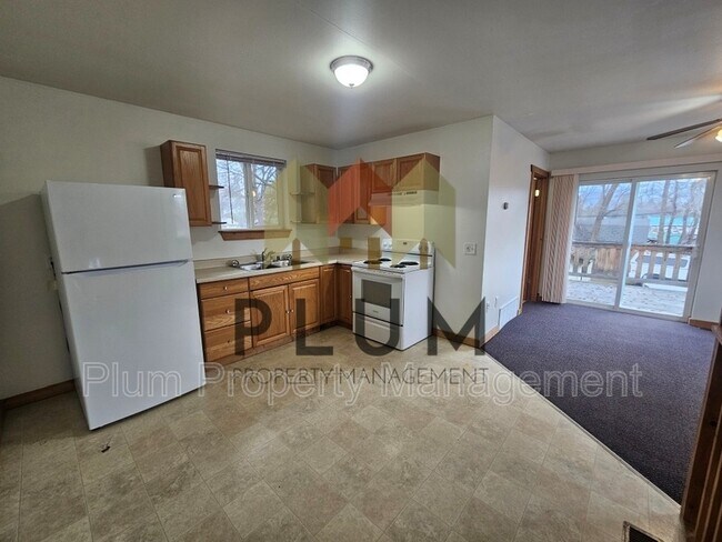 Building Photo - 929 S Johnson St