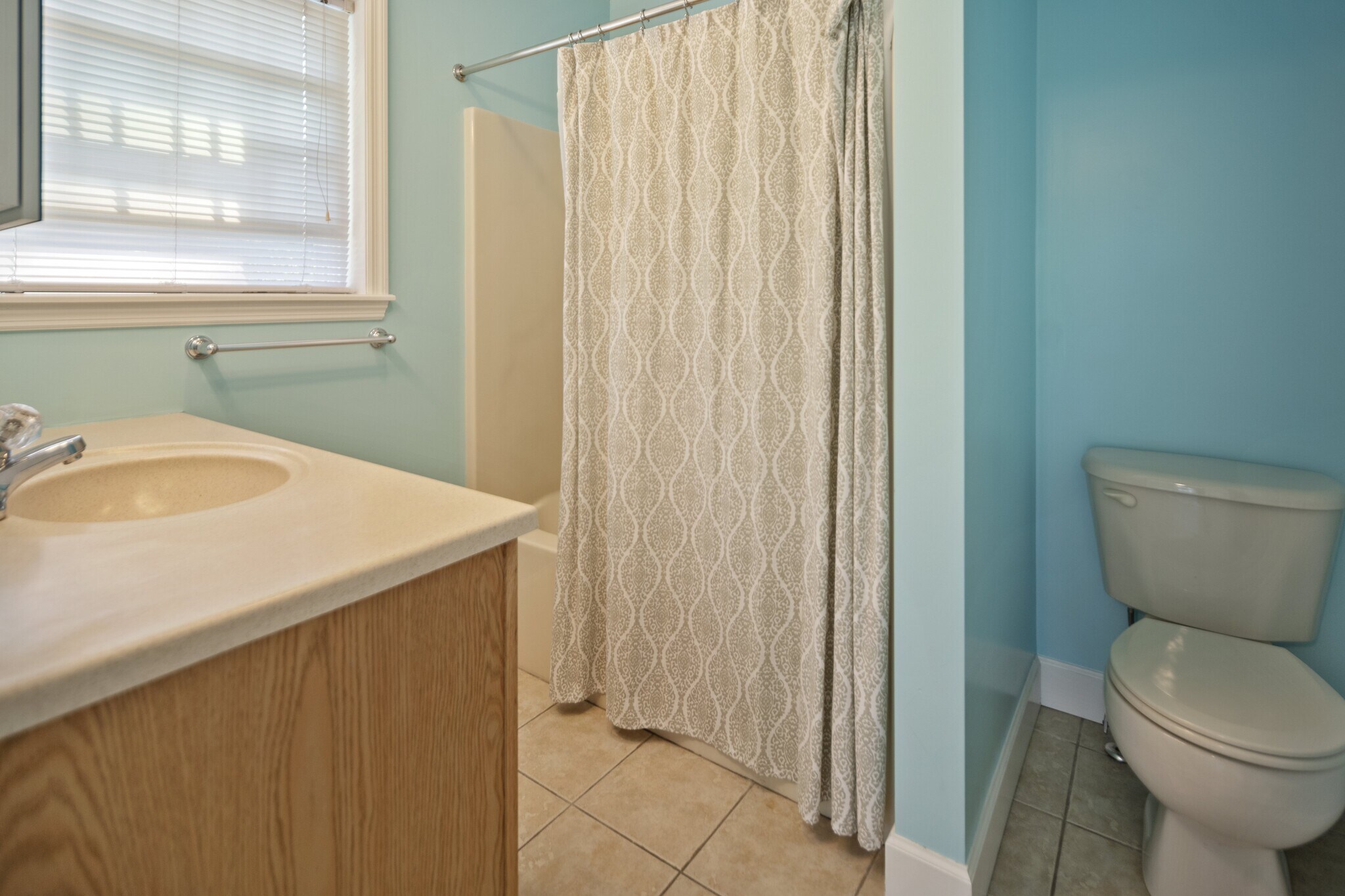Master Bedroom - 820 Hanshaw Rd