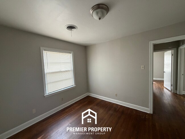 Building Photo - 4469 Leatherwood Ave