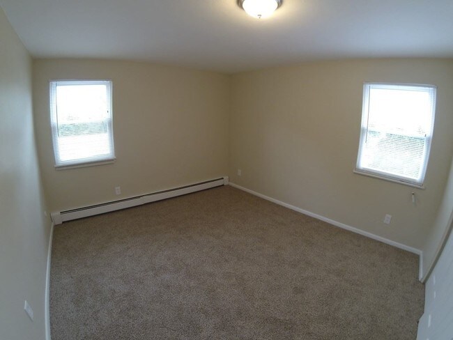 Building Photo - 2 br, 1 bath Apartment - 245 Mathews Road