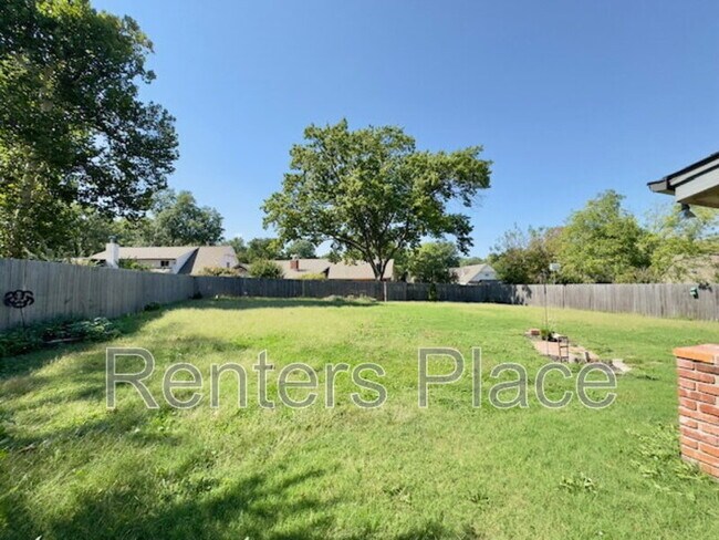 Building Photo - 6310 S 72nd E Pl