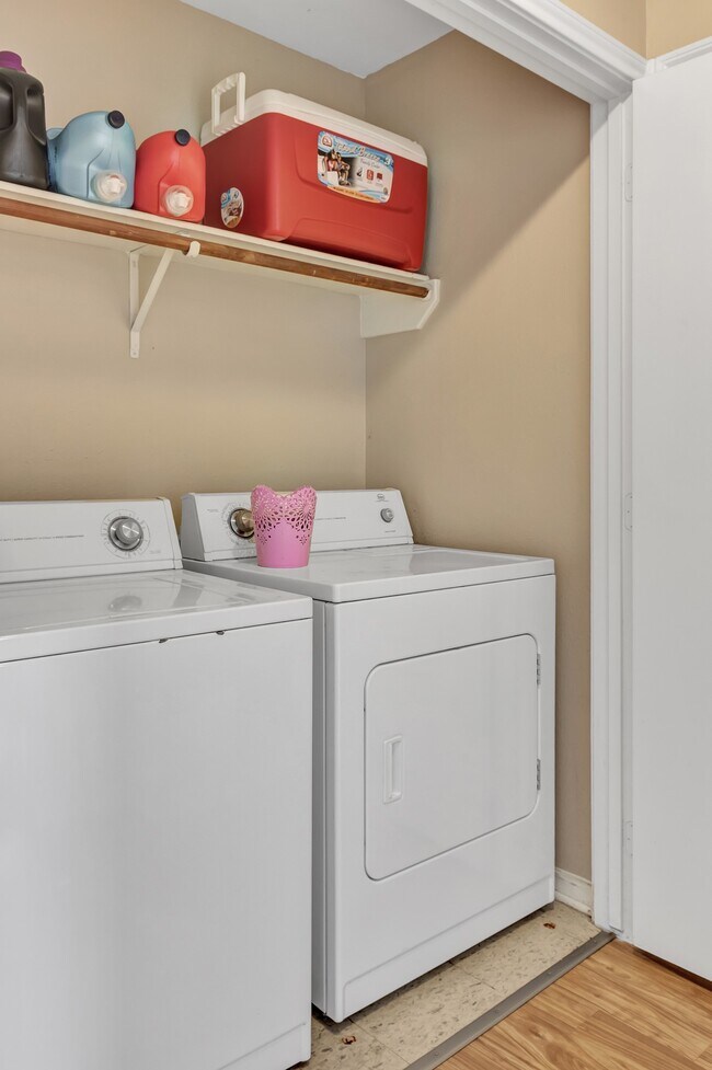 Building Photo - 2400 Pintail Loop