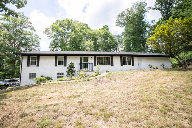 Primary Photo - 1412 Chert Pit Rd