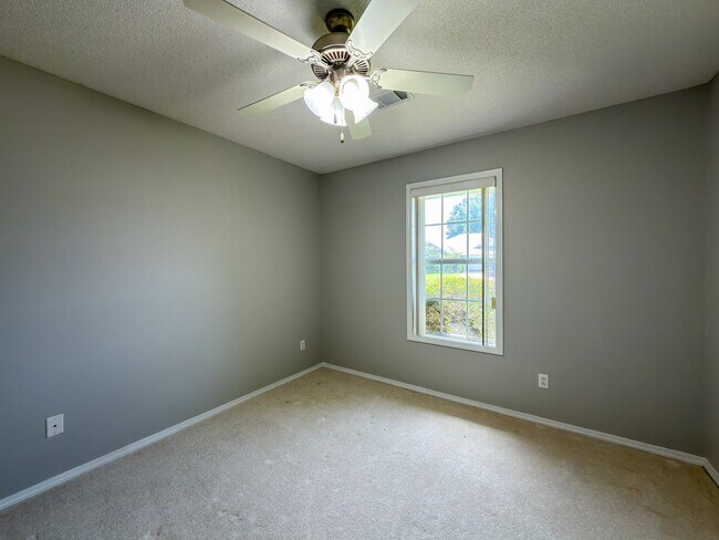 Building Photo - 6409 Fallstone Rd