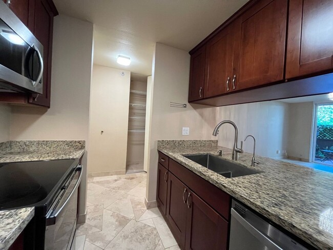 Building Photo - Gorgeous Updated Shelter Creek Condo Avail...