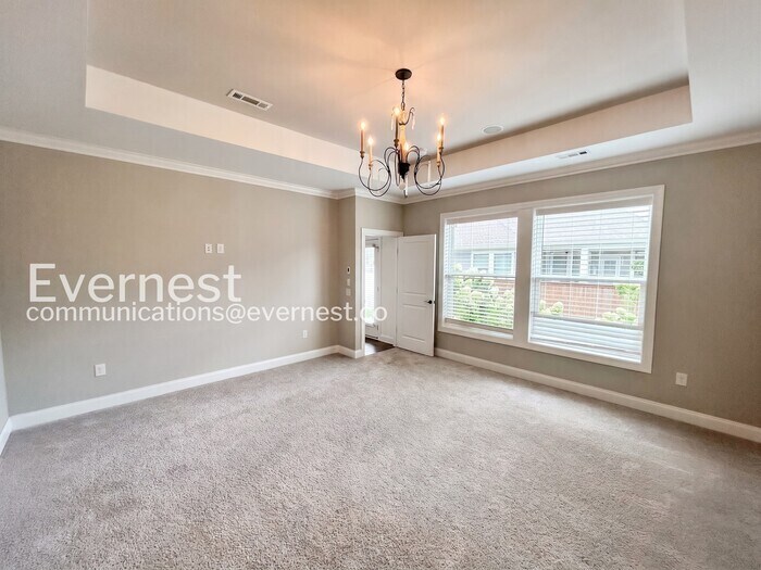 Building Photo - 252 Tanglewood Ln