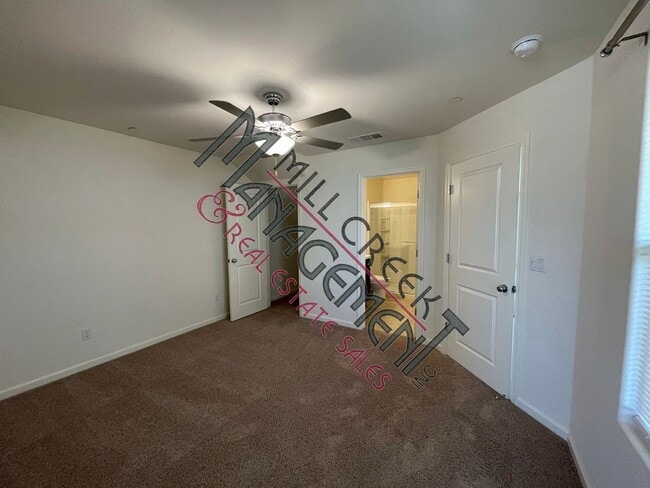 Building Photo - Like New Home In North East Visalia
