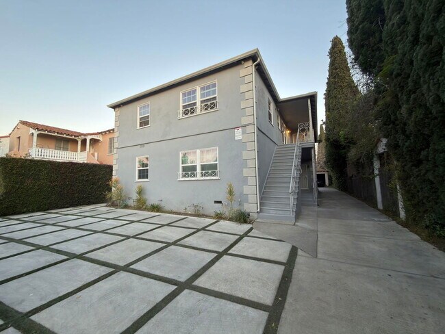 Building Photo - 1232 Ridgeley Dr