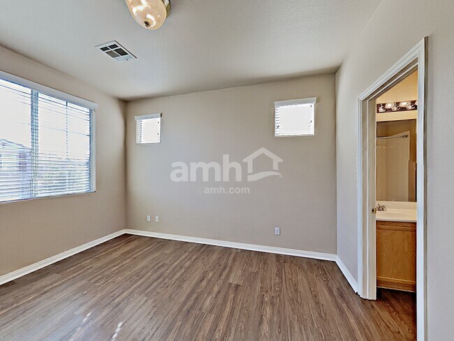 Building Photo - 6060 Glowing Cottage Ct