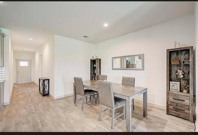 Building Photo - 1246 Truckee River Dr