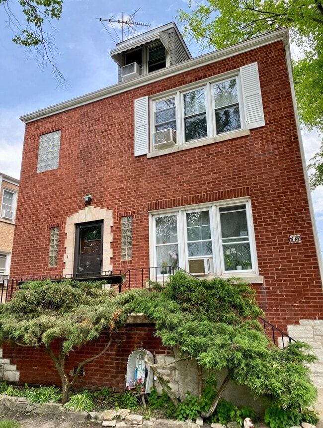 Building Photo - 2831 N 75th Ave