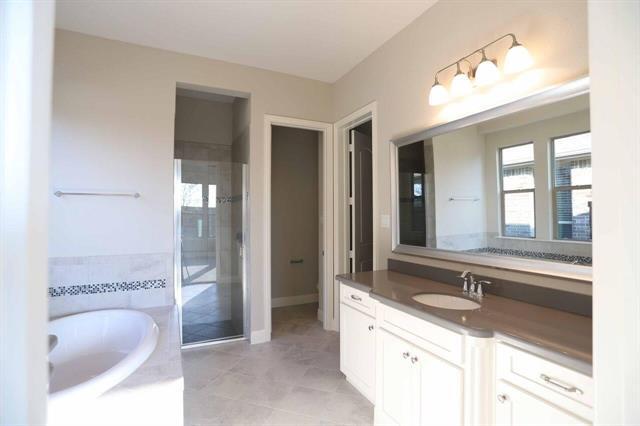 Building Photo - 4240 Brookstone Dr