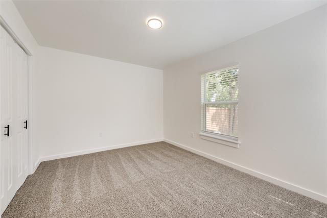 Building Photo - 407 E Lamar St