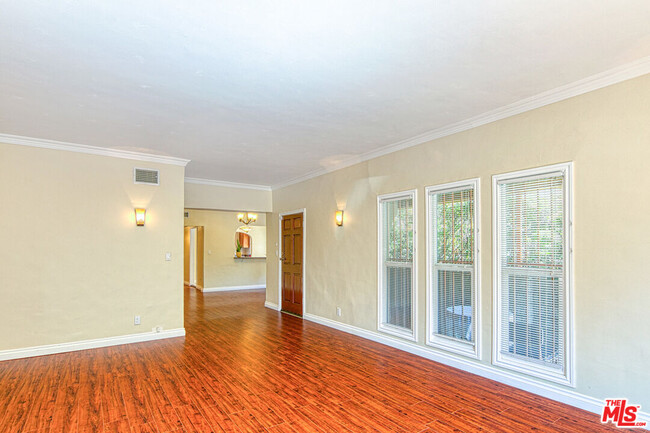 Building Photo - 500 N Harper Ave