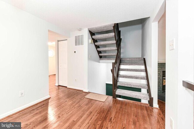 Building Photo - 5836 Jackson Oak Ct