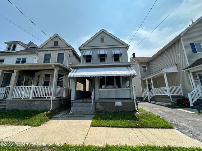 Building Photo - 615 S Webster Ave