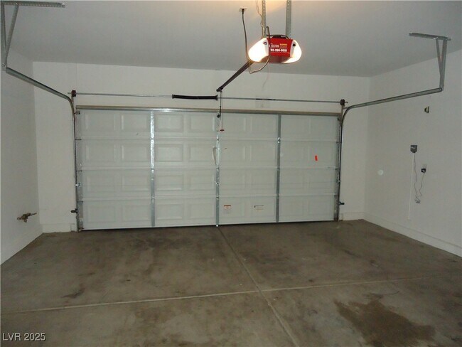 Building Photo - 9279 Sterling Hill Ave