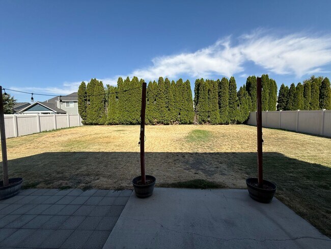 Building Photo - Spacious 4-Bedroom Rental Home in Prime Pa...
