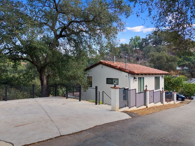 Building Photo - Stunning Mountain Views in Chino Hills for 2-bedroom