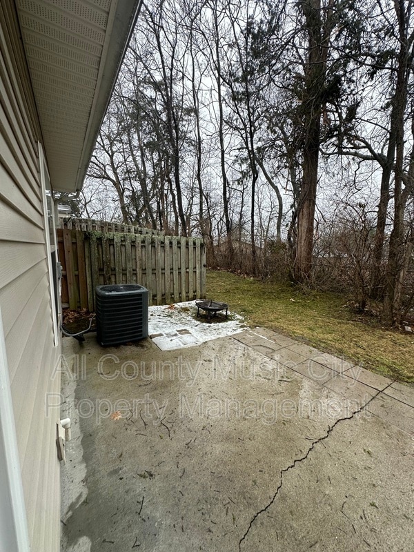 Building Photo - 1101 Downs Blvd