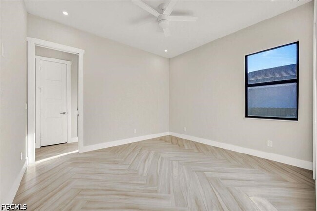 Building Photo - 3220 NW 21st St