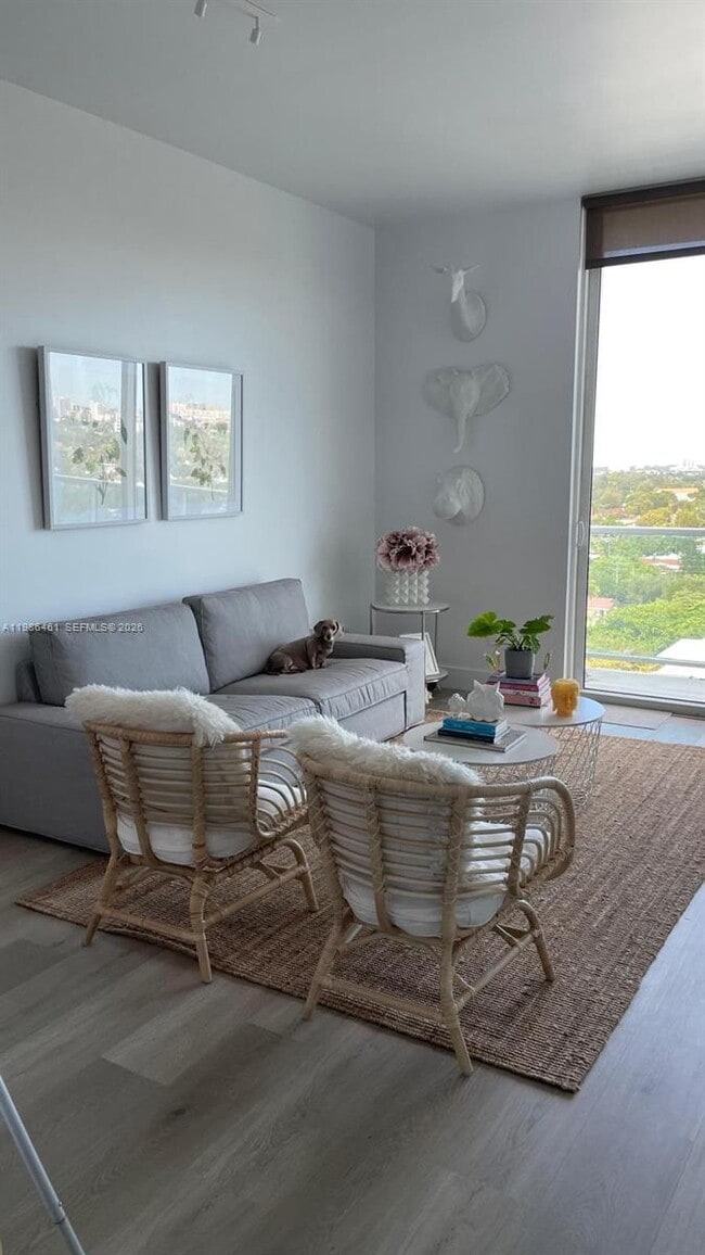 Building Photo - 2525 SW 3rd Ave