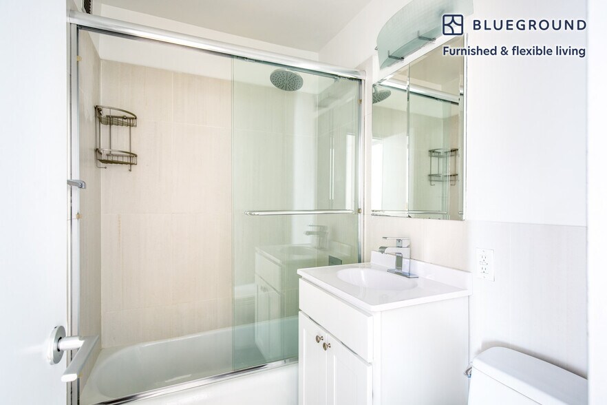 Building Photo - 279 E 44th St