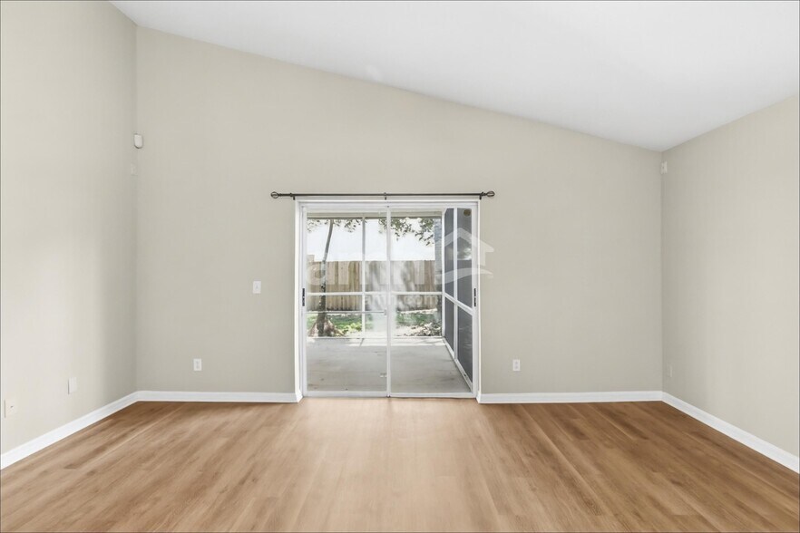 Building Photo - 24540 Laurel Ridge Dr