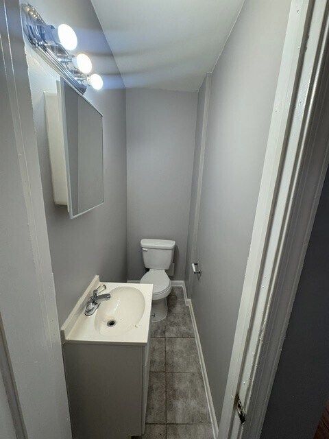 Building Photo - 2101 Chelsea Terrace